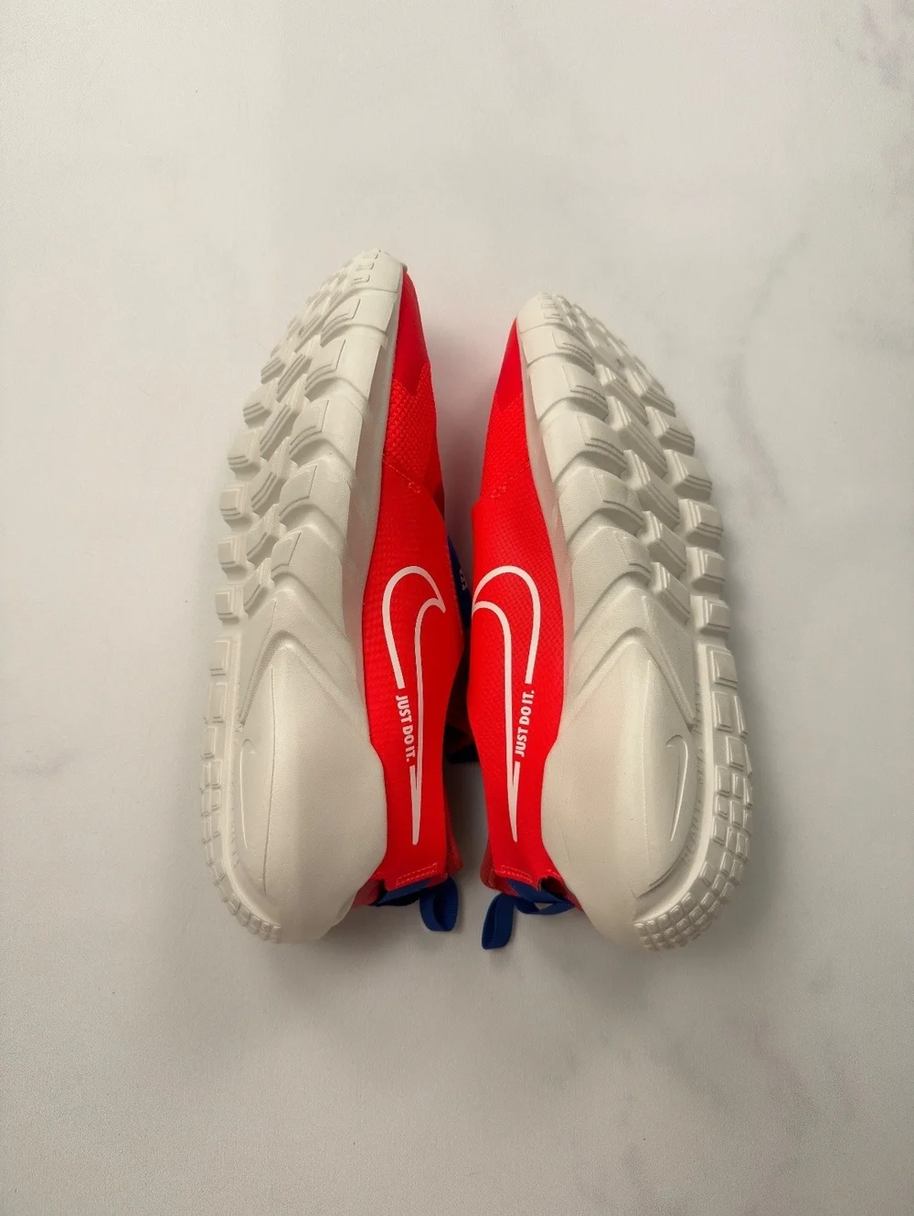 Nike slip sneakers